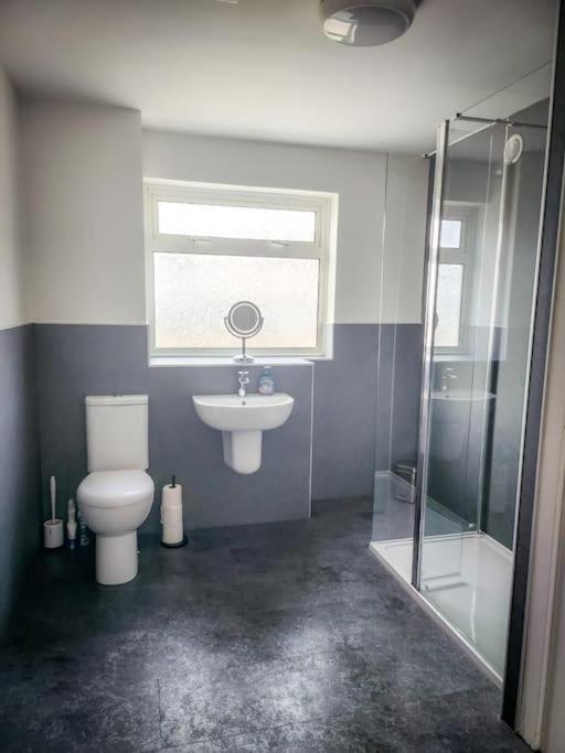Central 2-Bedroom Bunglow With Double Sofa Bed Карноусті Екстер'єр фото