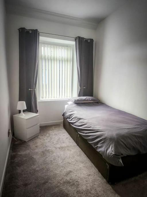 Central 2-Bedroom Bunglow With Double Sofa Bed Карноусті Екстер'єр фото